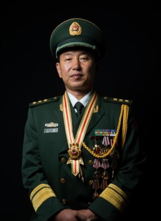 2008年，3名中国联防队员执勤时被匪徒砍杀，指挥员到达现场后，果断选择“将在外