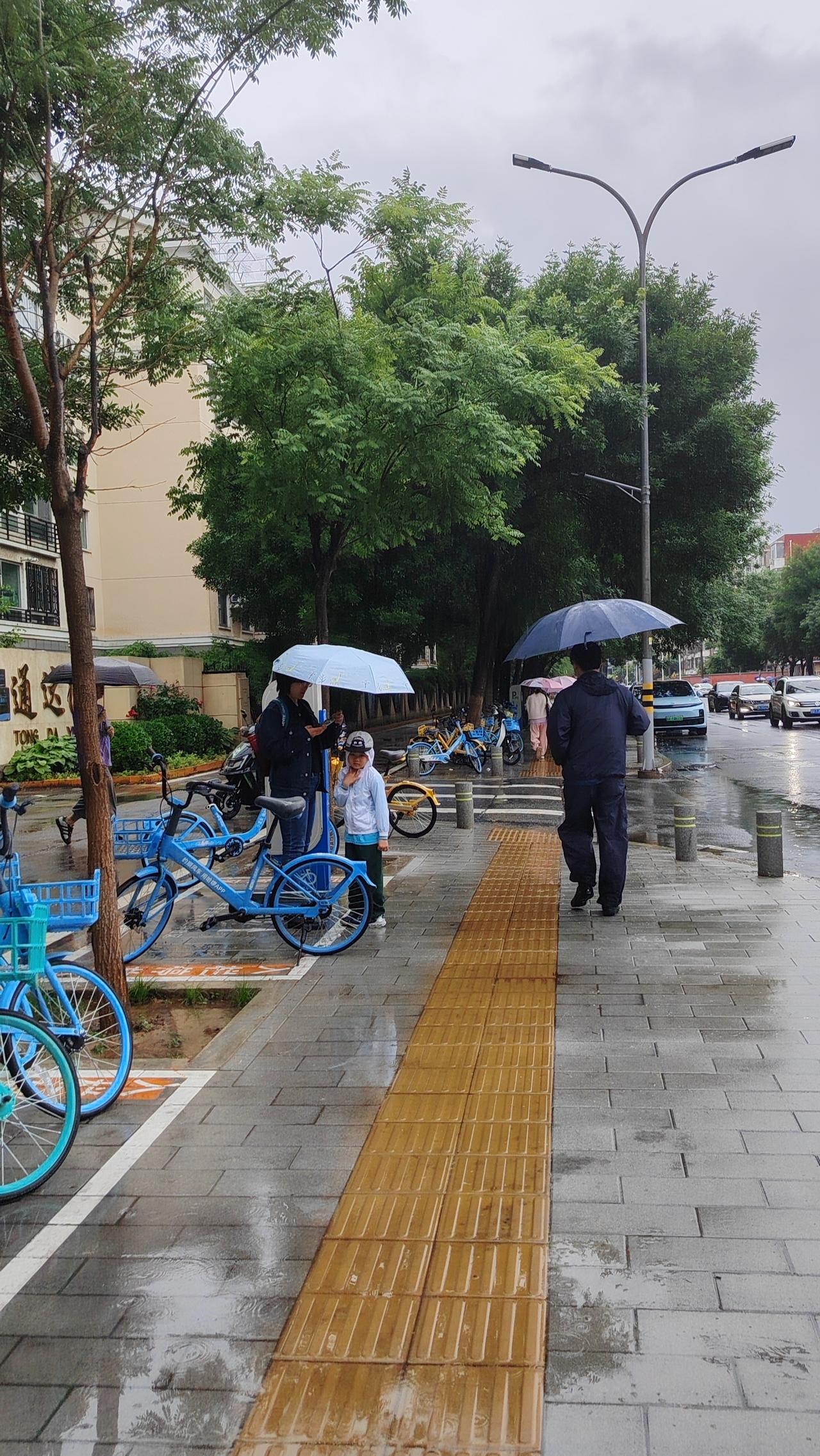 岁月是一场有去无回的旅行
好的坏的都是风景。学会用一颗豁达的心去包容生活的不完美