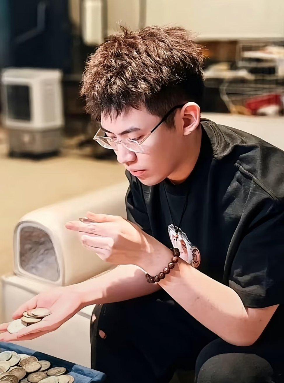 听泉赏宝客串雀骨听泉赏宝丁祥栩客串雀骨 属实起猛了！谁能想到鉴宝博主会出演古装剧