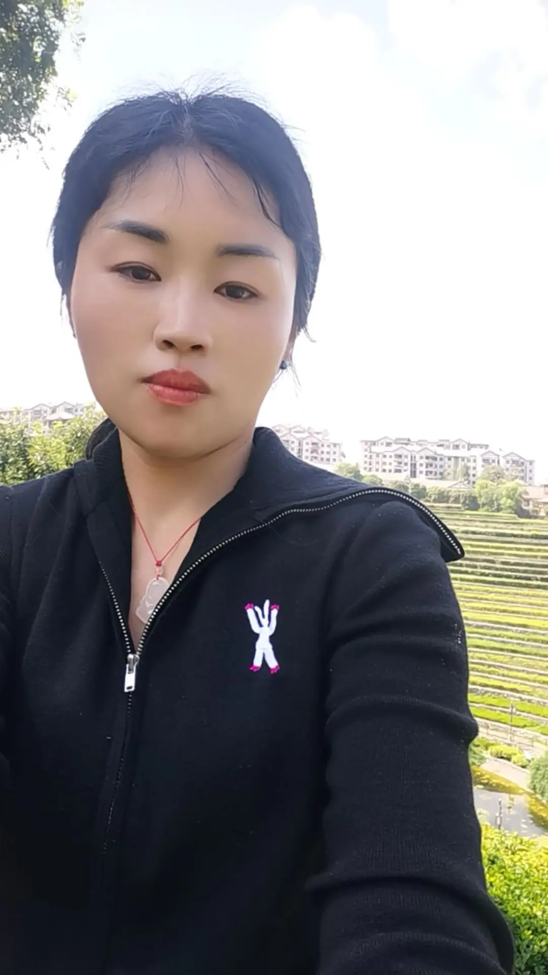 人最累的从来不是身体，而是心里藏着的憋屈，是崩溃时强忍回去的眼泪，是反...