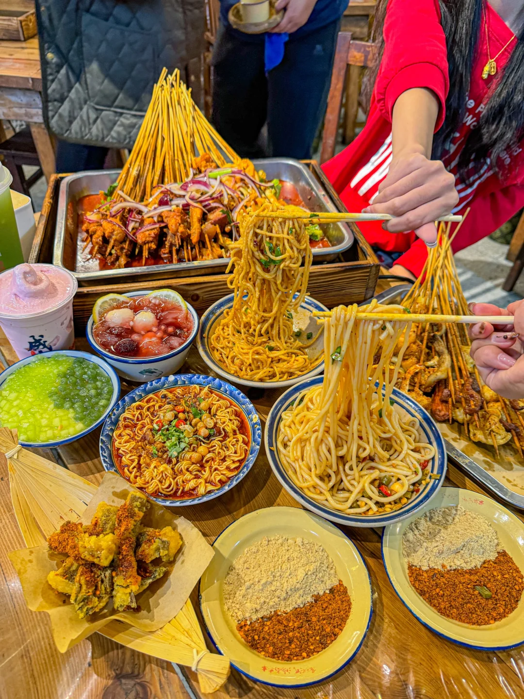 （包头）地道的成都街头油卤串串馆子！！
