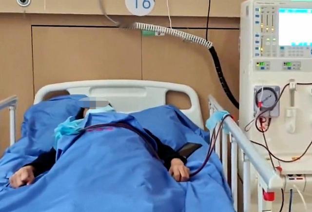 四川一家吃皮蛋4人中毒，2人透析！医生喊停这些操作
 
四川西昌景某一家6口，网