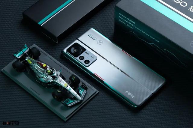 红米手机|图赏：Redmi K50 至尊冠军版可能是今年最帅的小米手机