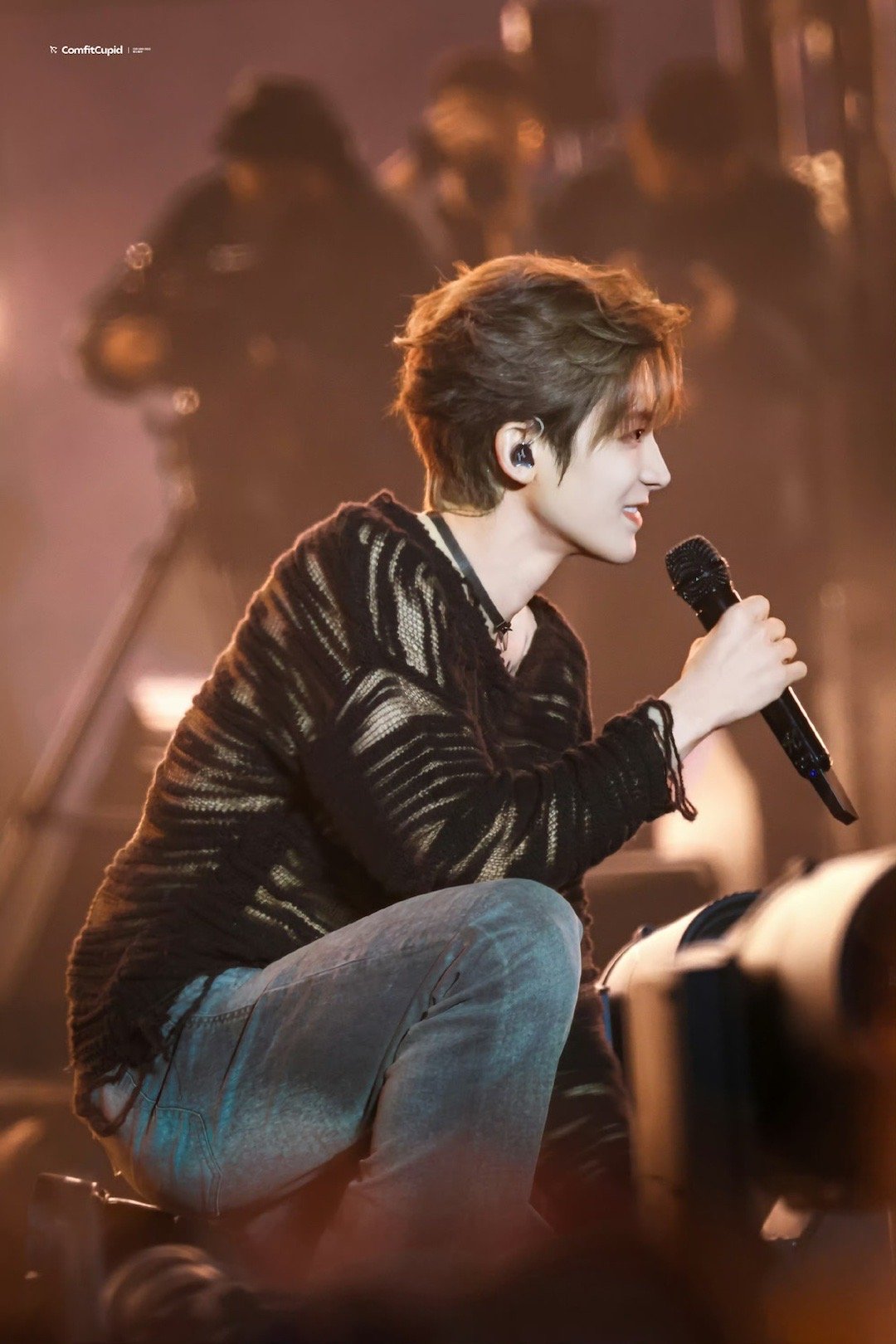 九敏，根本听不够！今晚的小猫侯明昊太帅啦，舞台上简直就是顶级魅魔，和你们这些在现