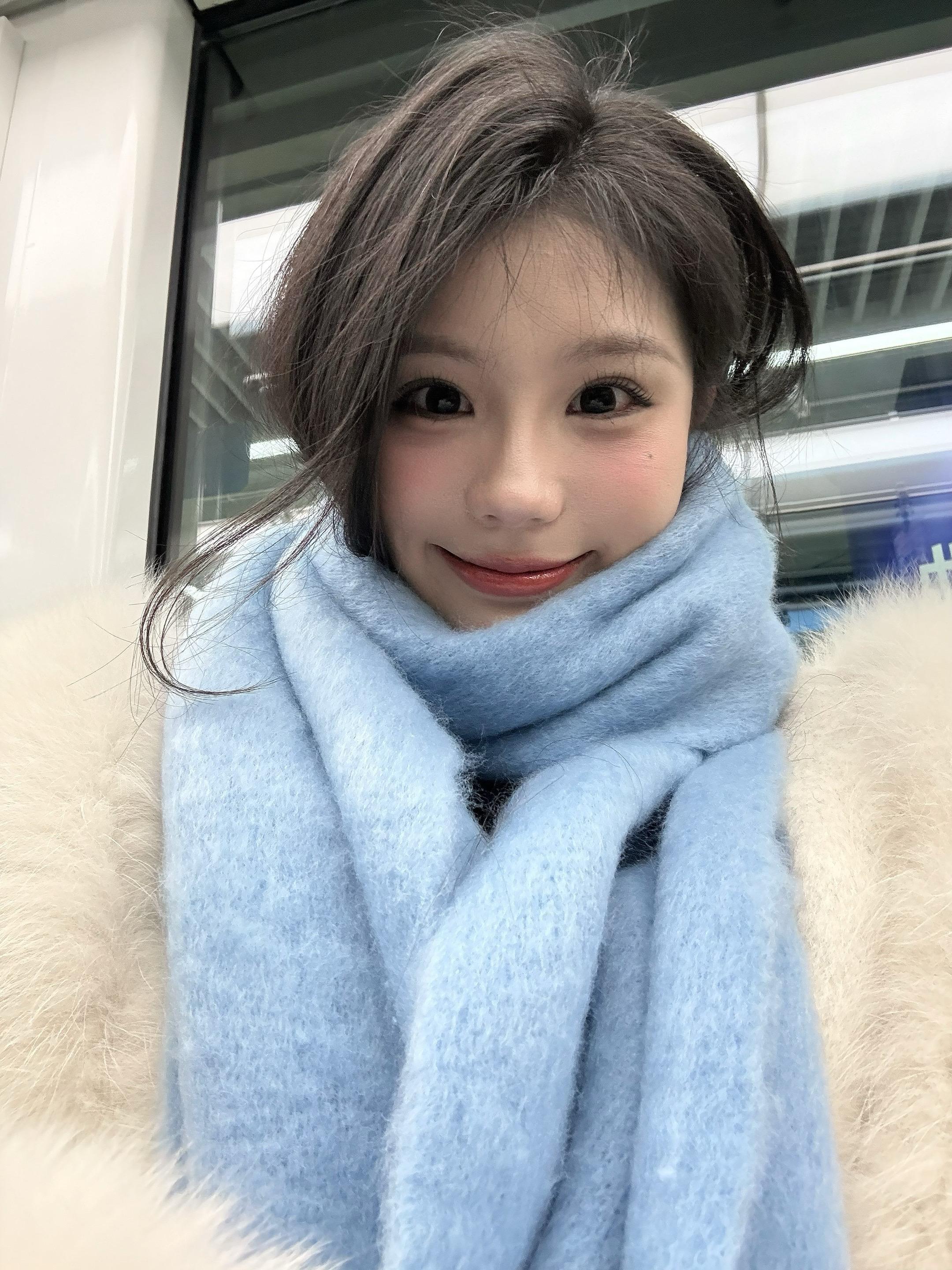 你傻乎乎的挺可爱的 等我统治地球后 我可以封你做我的仆人