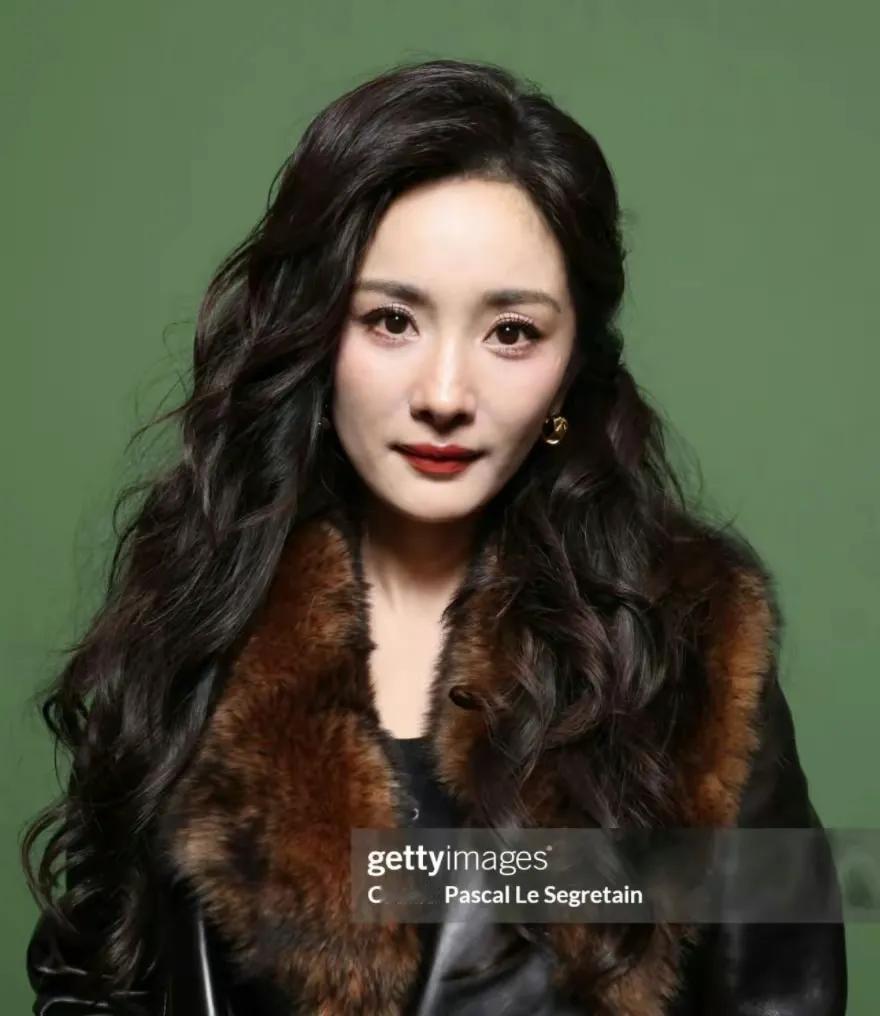 艺人时装周生图：就…其实还好，虽有瑕疵，但基本上都是好看的，都齁住了……

其实