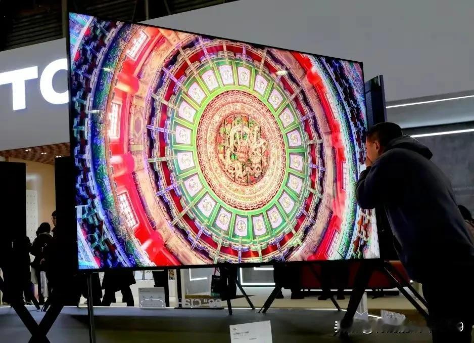 大动作，太猛了。报道《以旧换新：中国启动前所未有的设备和家用电器更新计划》。家电