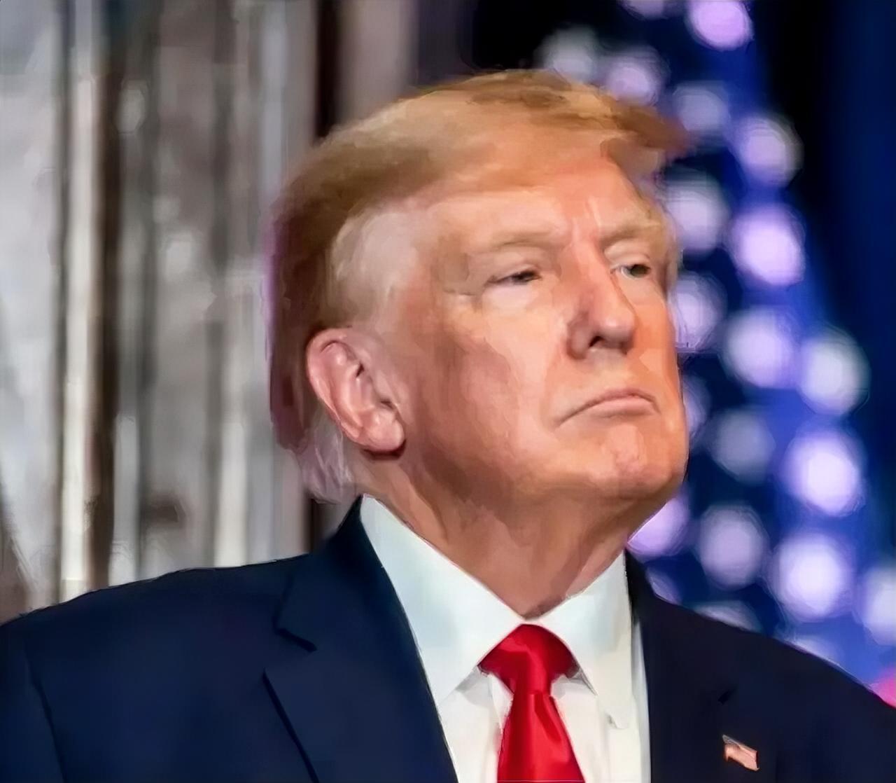 美国总统特朗普当地时间4月13日在白宫表示，美军已经开始对伊朗的“封锁”；他在谈