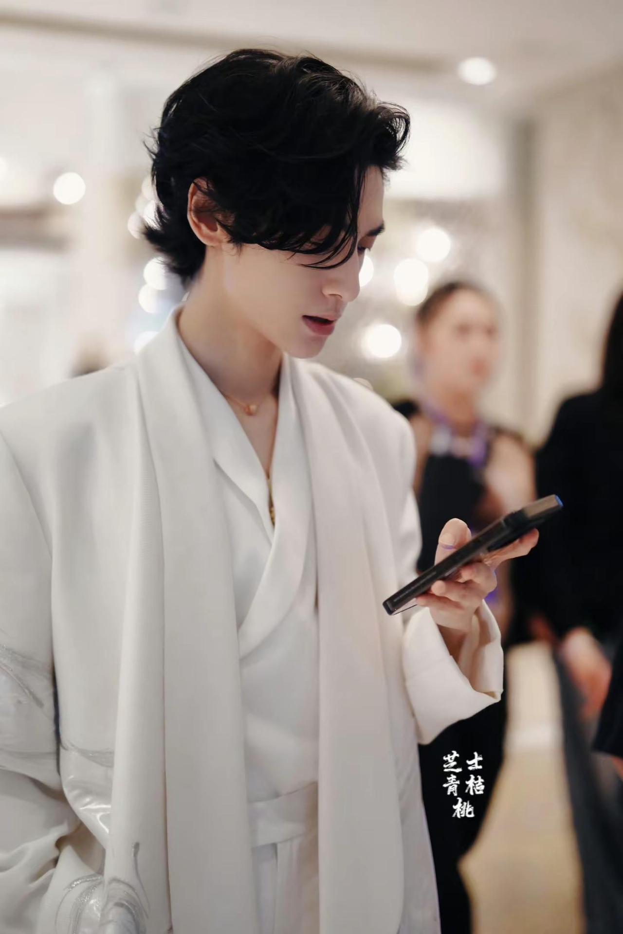 罗云熙期待熙熙的《桃花诺》舞台😍😍😍罗云熙真是字如其人 美好奇妙夜 罗云熙