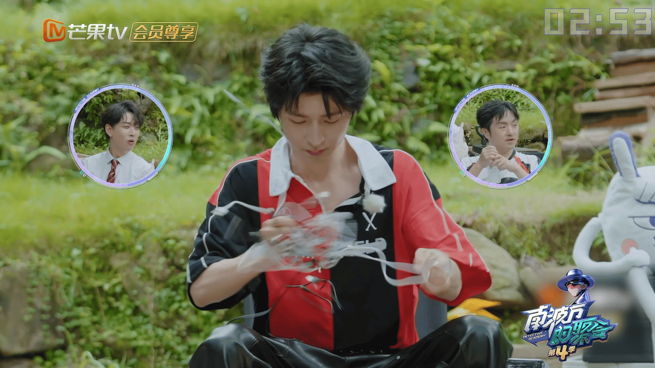 南波万数据线平等创飞每个人哈哈哈哈哈院人竟败给数据线！看着大家对着乱线无助的样子