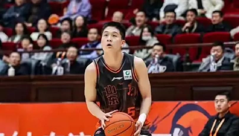 等了这么久，终于！

山东男篮赢球不算新闻，但这场赢球里藏着的东西，让球迷解气了