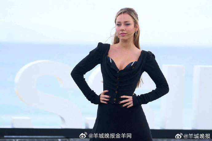 #姆巴佩官宣恋情##姆巴佩新女友是西班牙顶流女星#【姆巴佩女友埃克斯波西托是西班