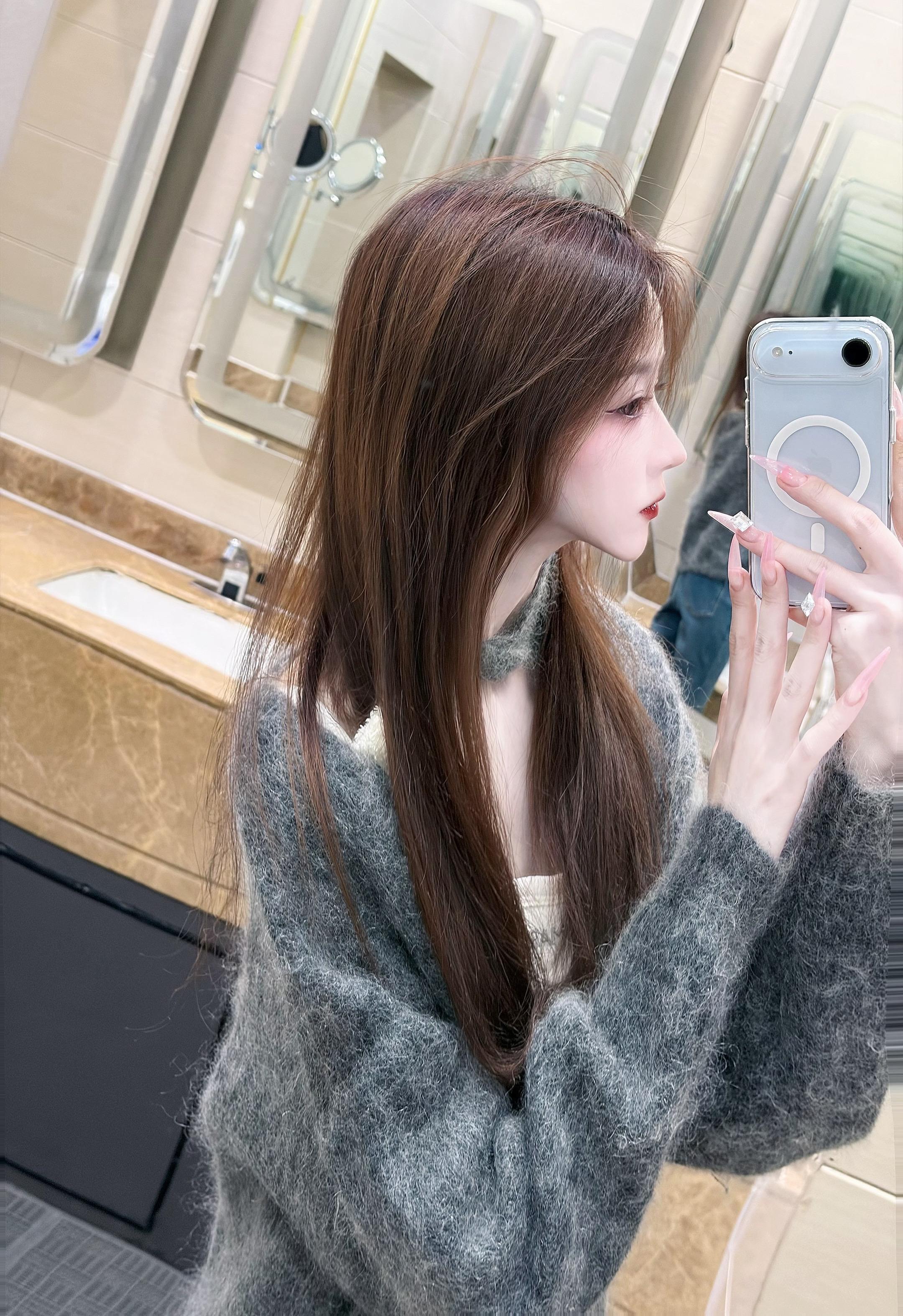 去年的这个时候我以为我是全世界最幸福的小女孩