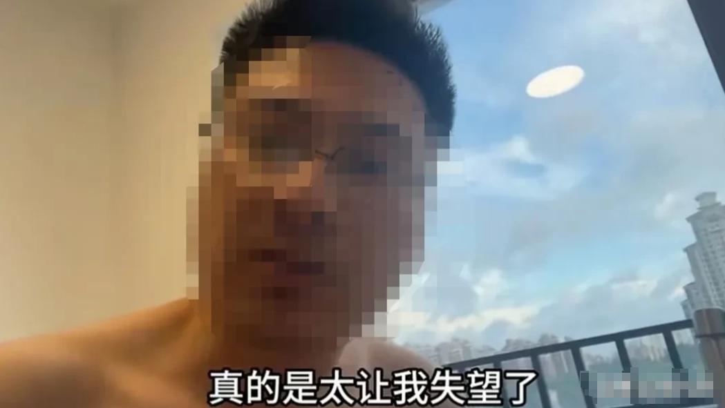 一男子说想念远嫁的女儿，特意坐了一晚上车2000多公里，带了家里的土鸡、土鸡蛋，