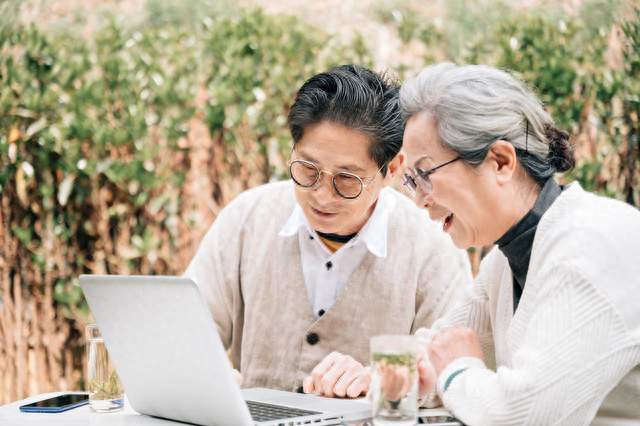 中老年人也能玩转AI！5类实用工具推荐，学新东西是最好的抗衰老