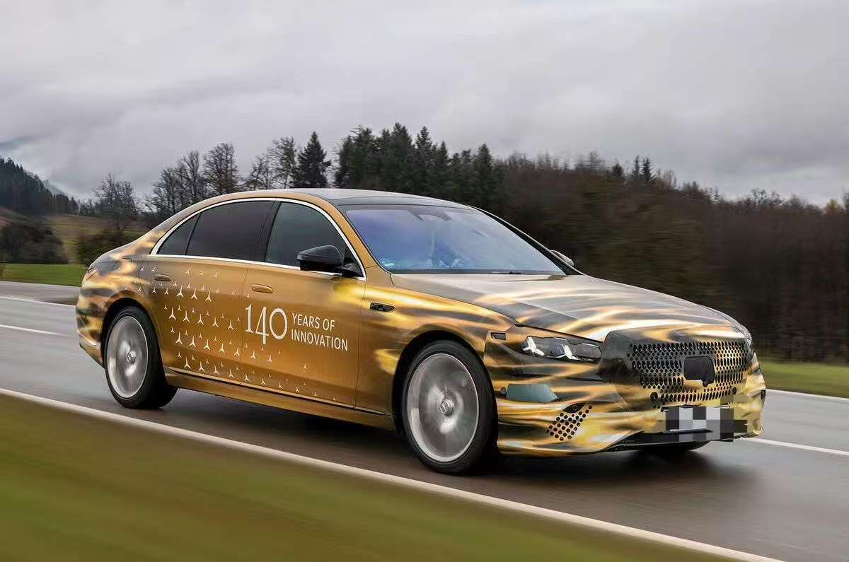 看到奔驰S级这次中期改款直接玩起了“大动作”，超50%部件重新开发，这哪是中期改