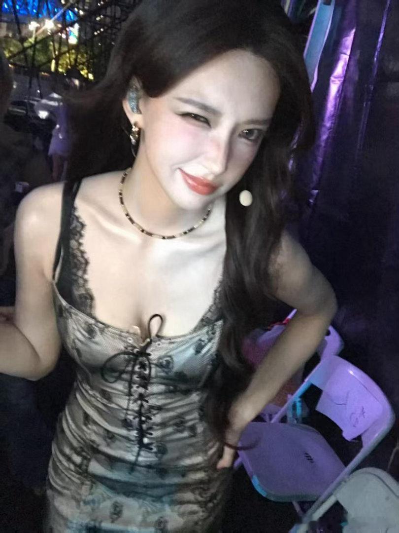 程潇短剧十级学者程潇但凡少看一部短剧呢可盐可甜切换自如，从唱跳舞台到短剧变装，各