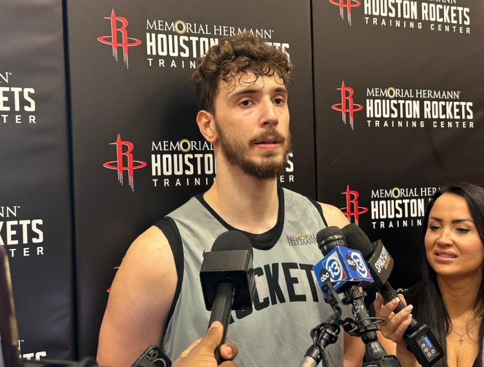 申京在谈到前一场输给芝加哥公牛队的比赛时表示，他那场比赛感觉非常好。他想要在场上