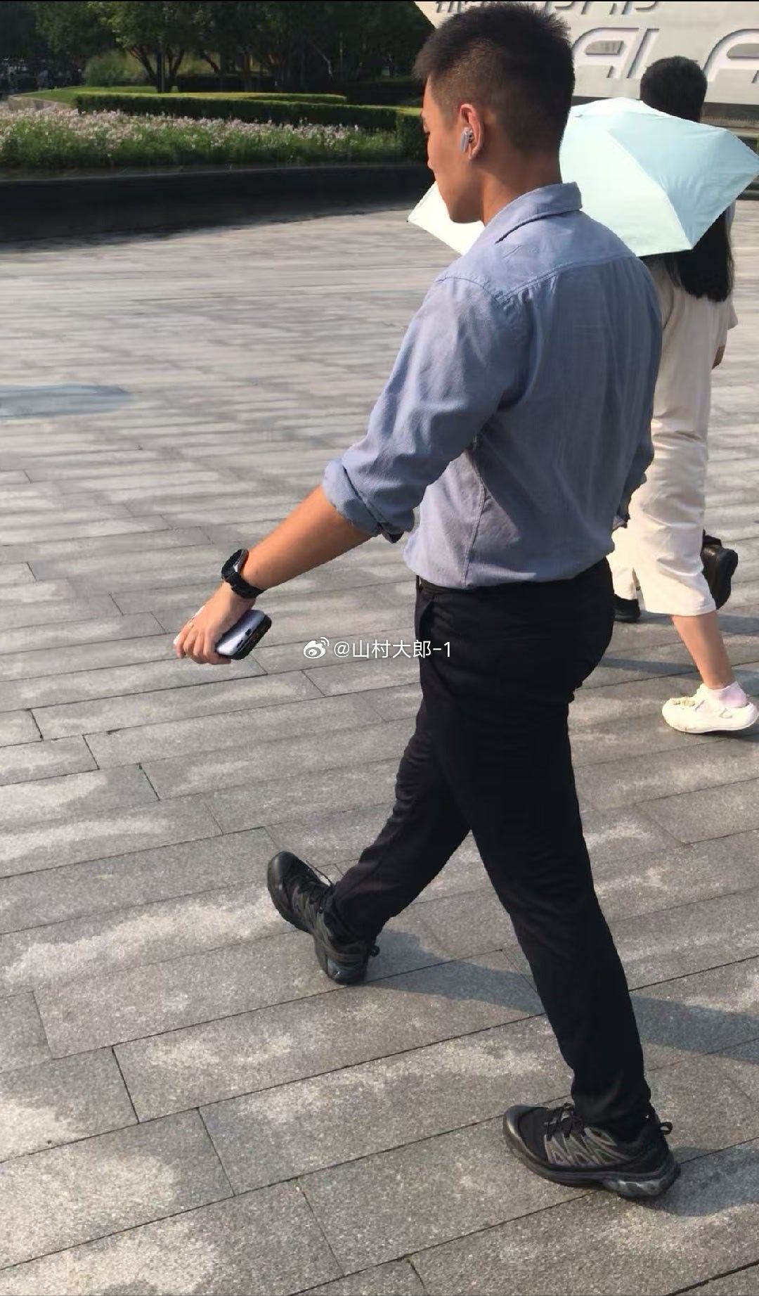 果然男孩子穿正装好看！ 