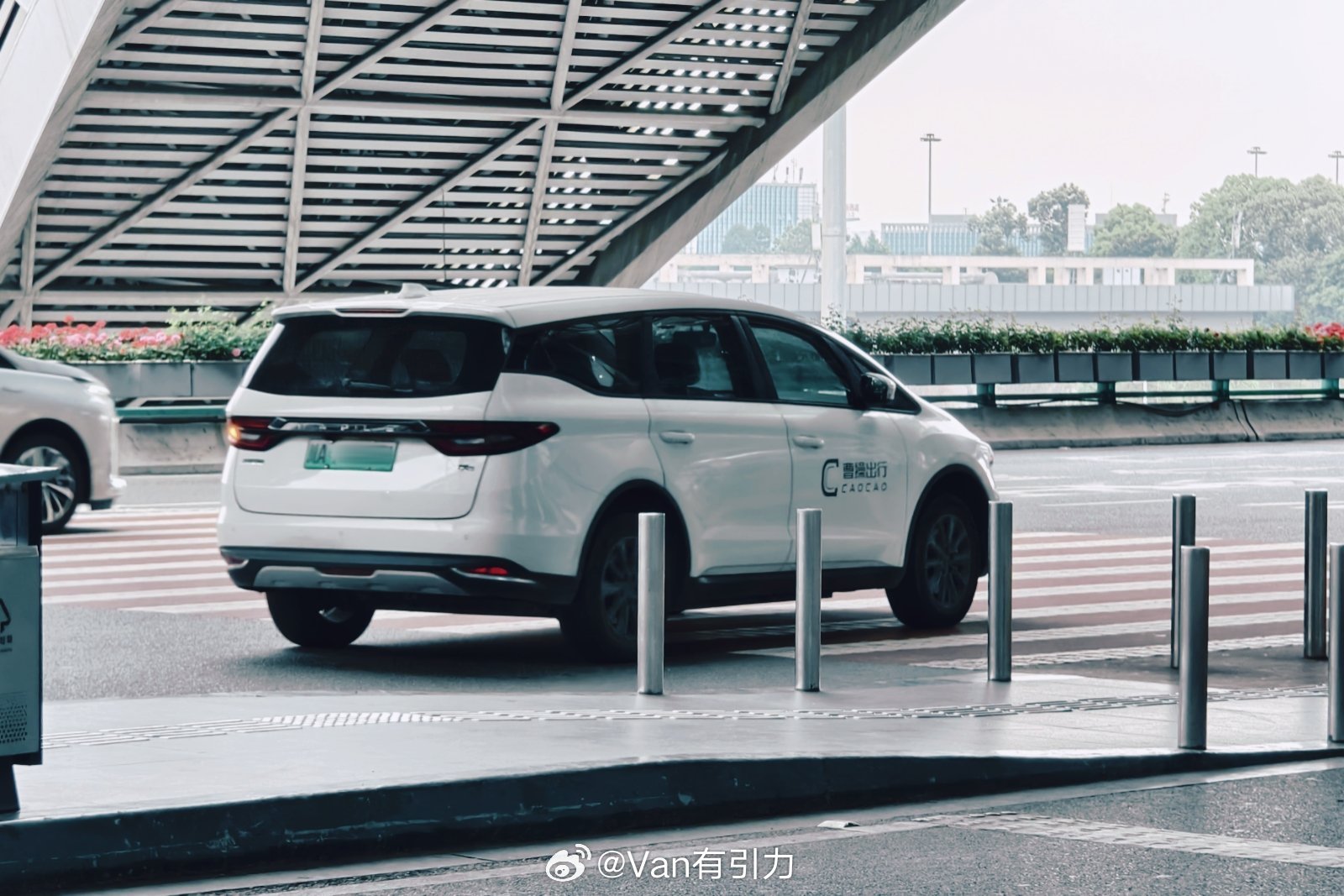 这玩意儿跑网约车确实对乘客很友好，前提是第三排别坐人MPV 成都·成都双流国际机