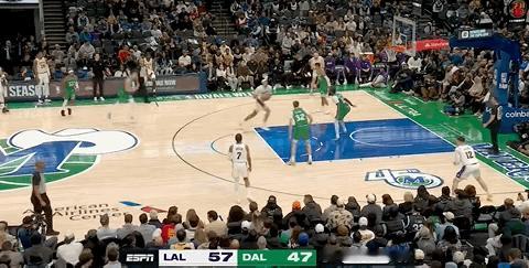 海斯，不玩空接了，就这么扣了？ 