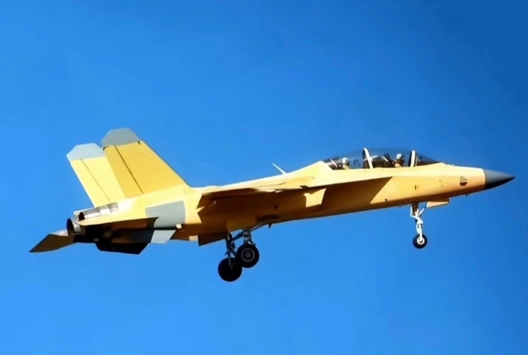 双座版超级大黄蜂