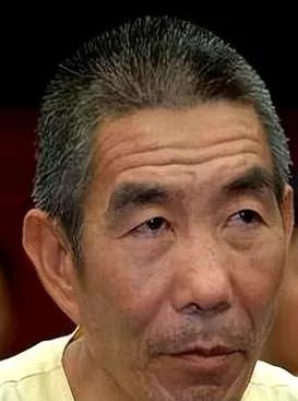 张永明这个人，十九岁就杀了人，被判死缓，蹲了二十多年监狱，97 年放出来。他回到