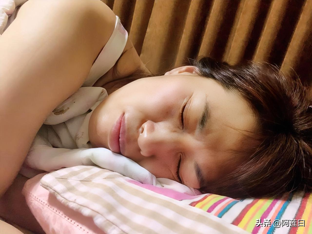 夫妻这一辈子有两2睡，一是40岁之前，二是60岁之后，那中间这20年干嘛去了呢？