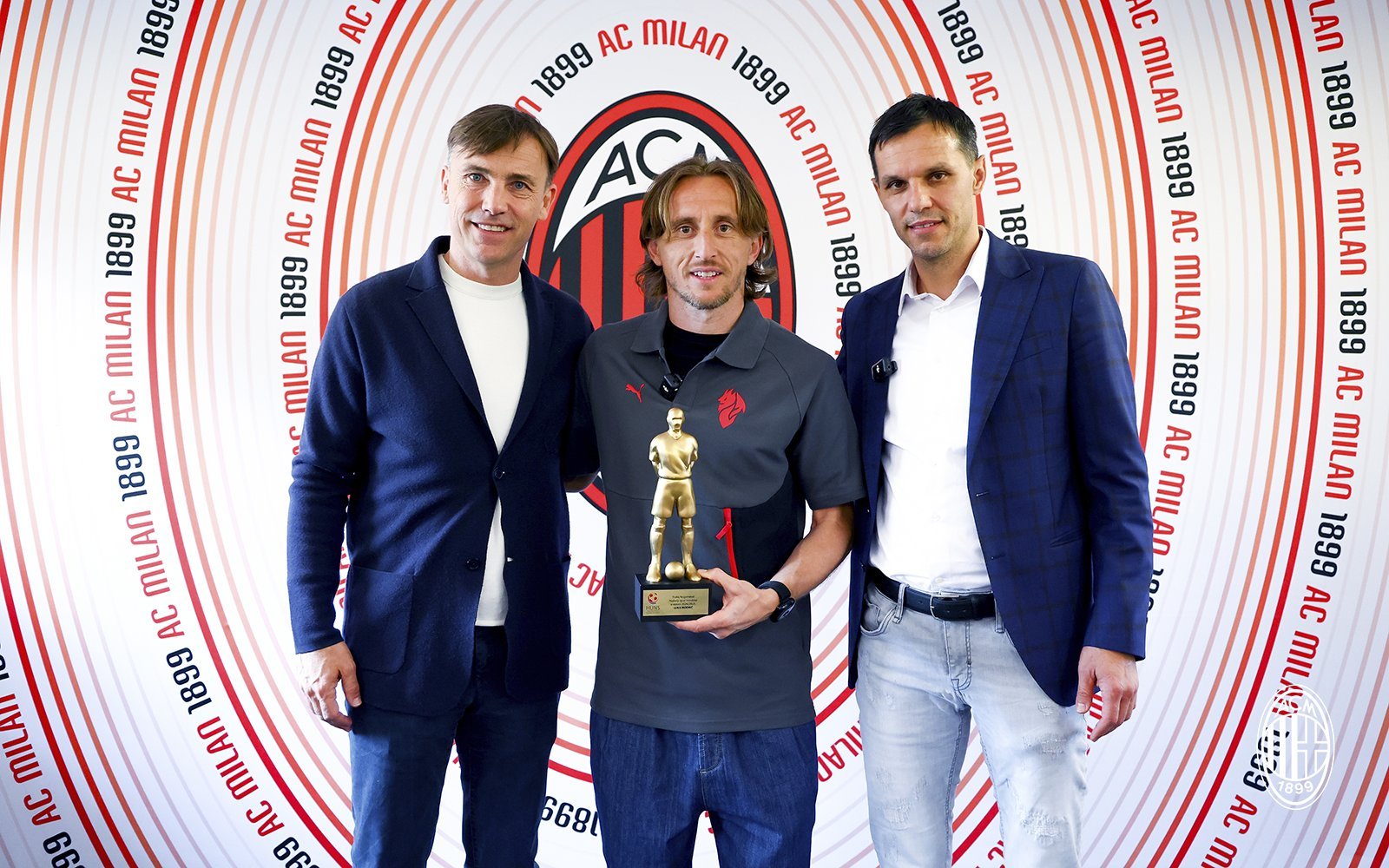 【祝贺】 🔴⚫️ 莫德里奇🇭🇷第1️⃣4️⃣次当选克罗地亚年度最佳球员。?