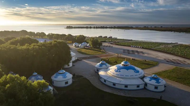 家乡的风光总是让人魂牵梦绕。庐山西海畔的易家河村，9 - 11月就是橘子味的仙境