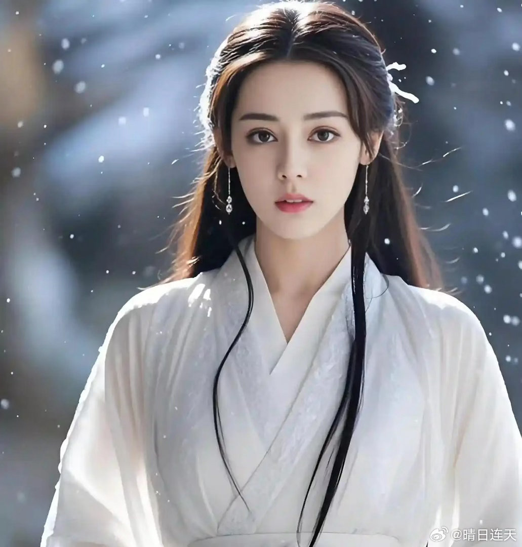 迪丽热巴《青芜渡》定妆照走红，她以素净淡雅的装扮，展现出古装剧的别样美感 
