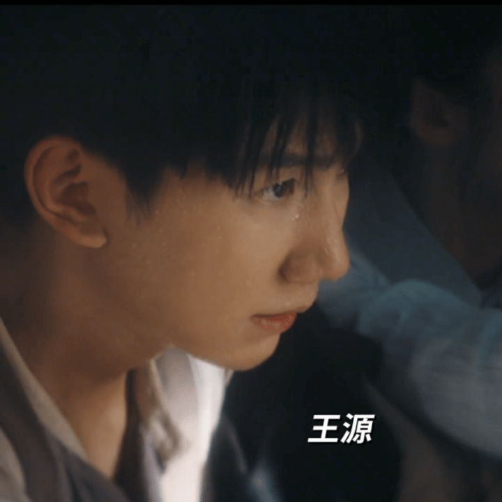 #电影孤星计划官宣定档# 王源饰演的李一民于12月7日绝密撤离，期待ing！- 
