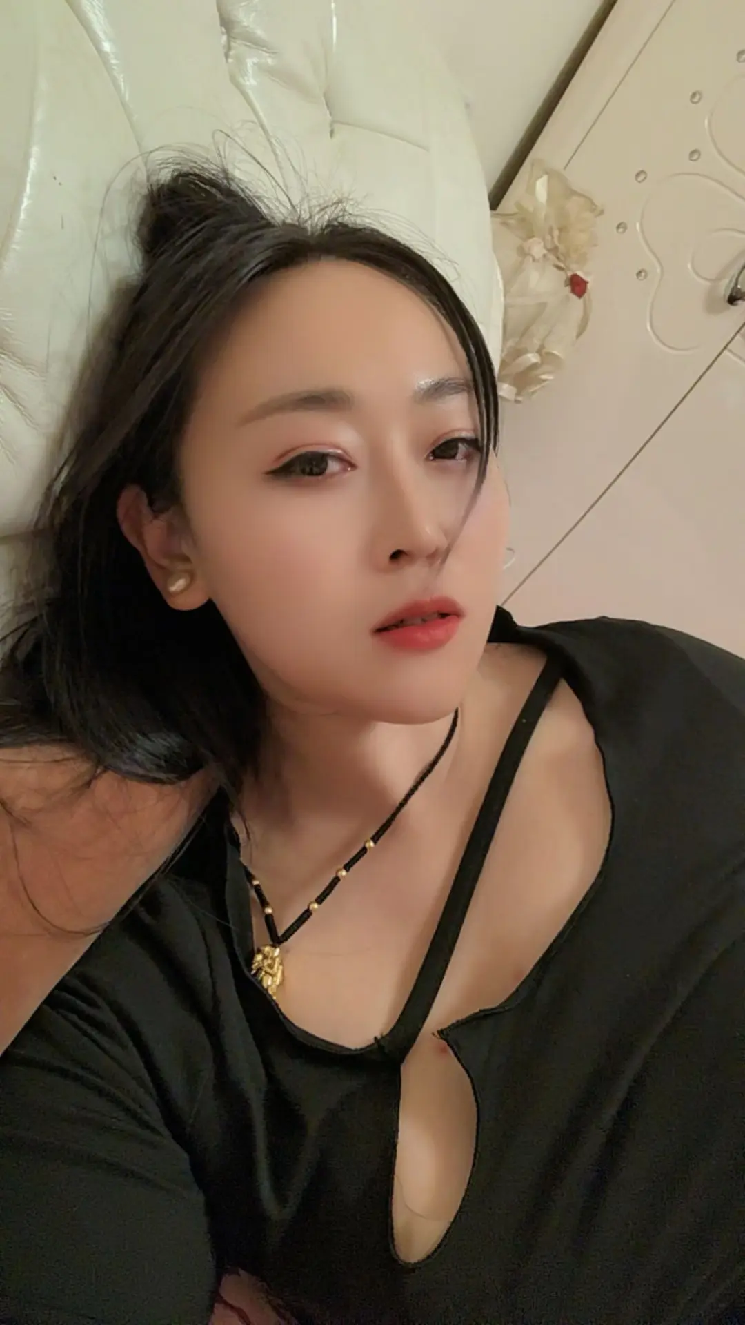 我想跟渣男谈恋爱，然后他把我伤的体无完肤，多刺激多悲伤，然后就会遇见更...