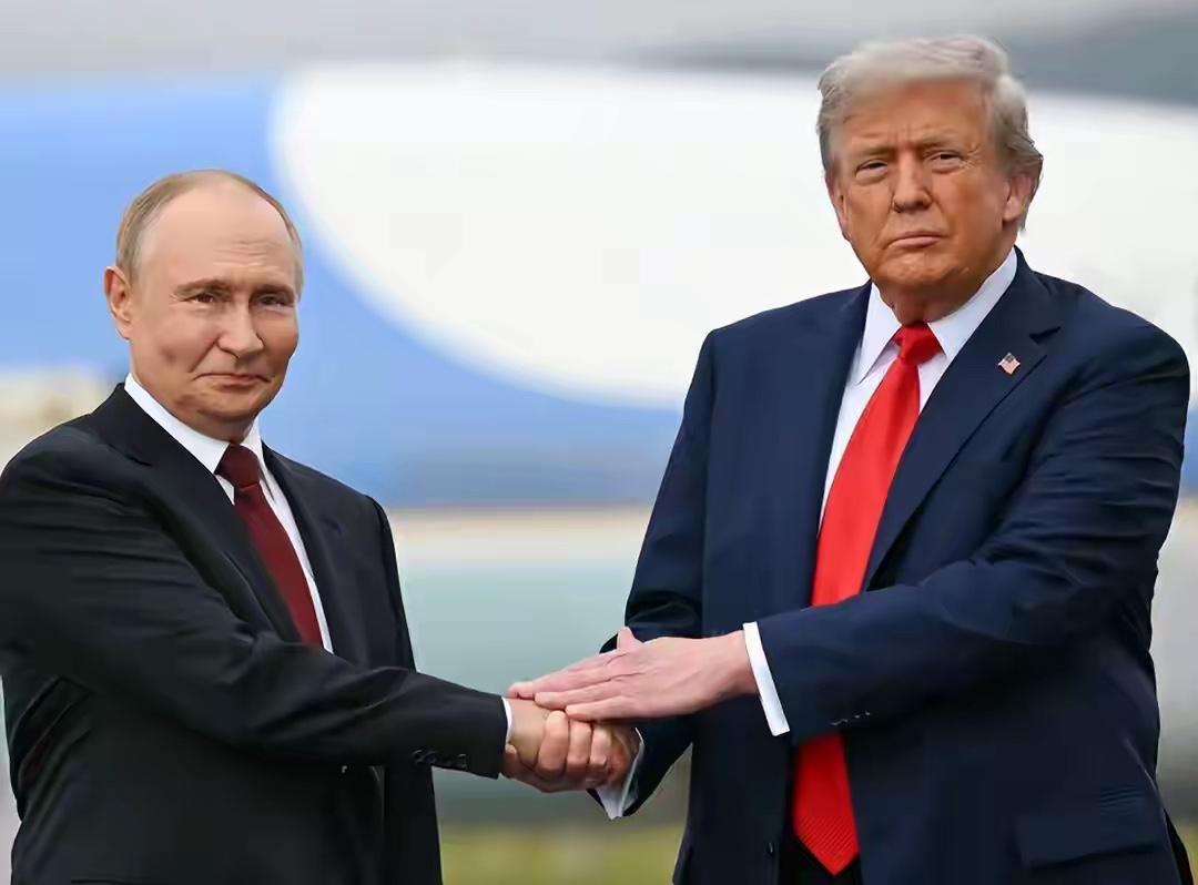 美俄联手让欧洲“变天”，全新的世界格局，没给中国留位子？

2025年末的全球舞