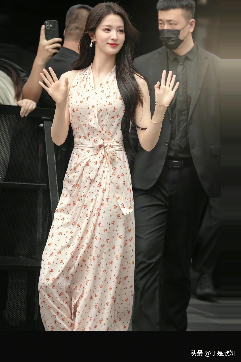 王楚然美出圈！生图状态吊打精修，这才是小说女主脸天花板
 
谁懂啊！王楚然这次活
