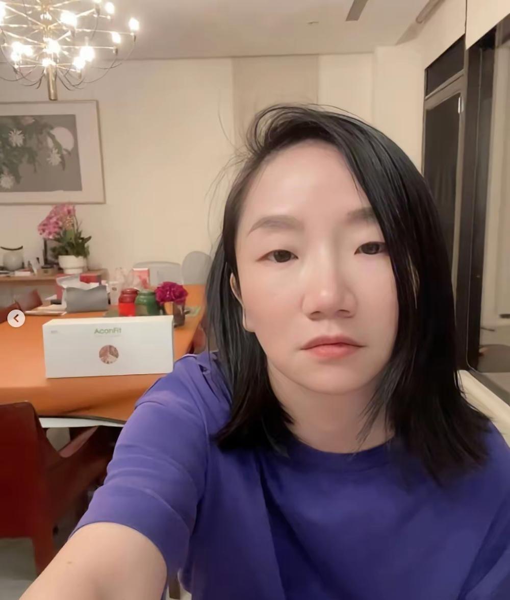 不查不知道，
一查吓一跳。
陶晶莹作为主持人，有代表节目，
作为一名歌手，她也有