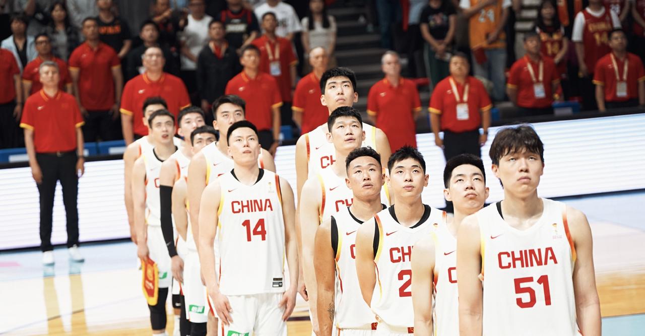 高诗岩依旧入选！中国男篮新一期23人集训大名单正式出炉，具体如下:

后卫11人