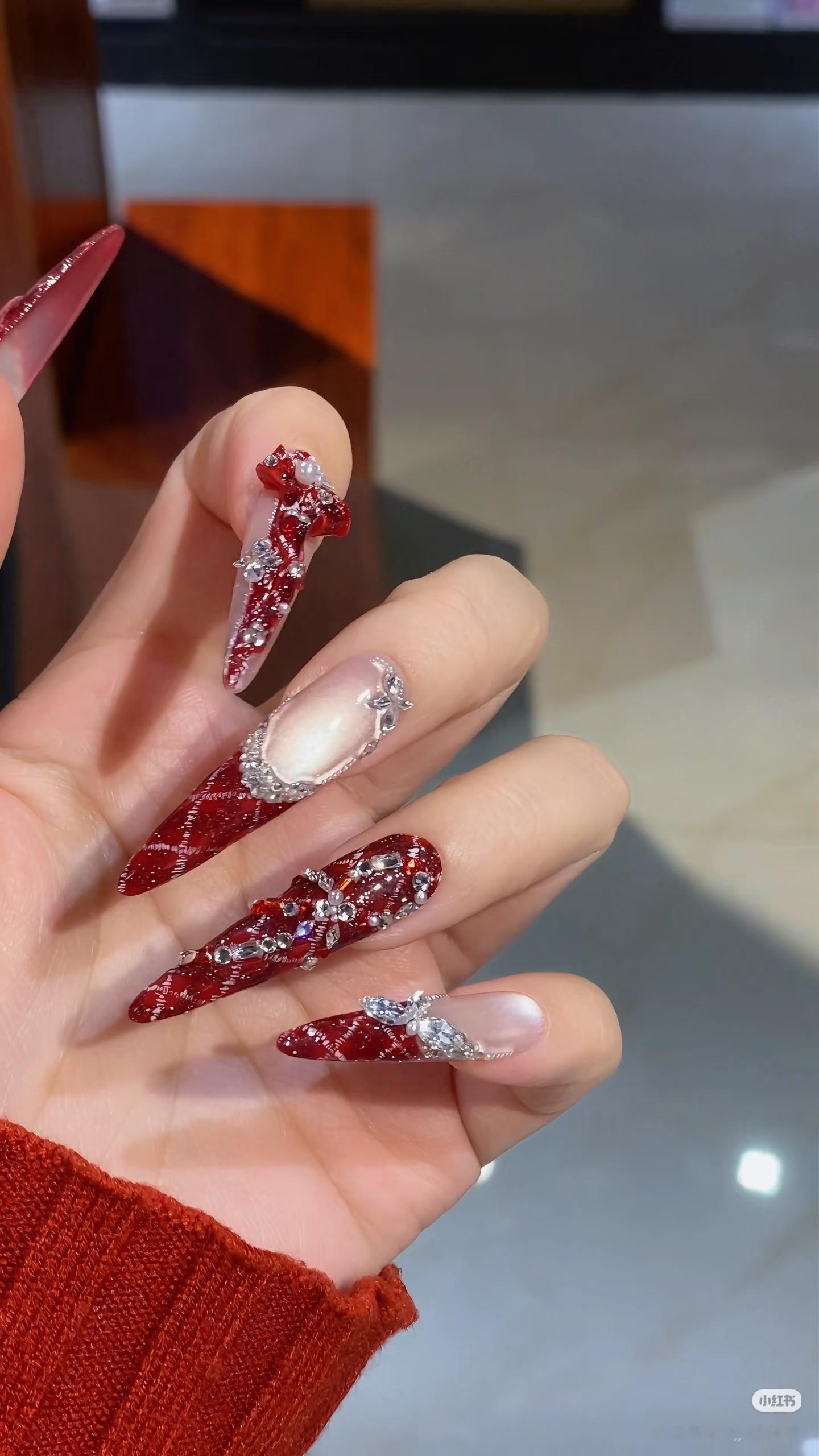 新年美甲选好新年美甲了 过两天去为难我的美甲师