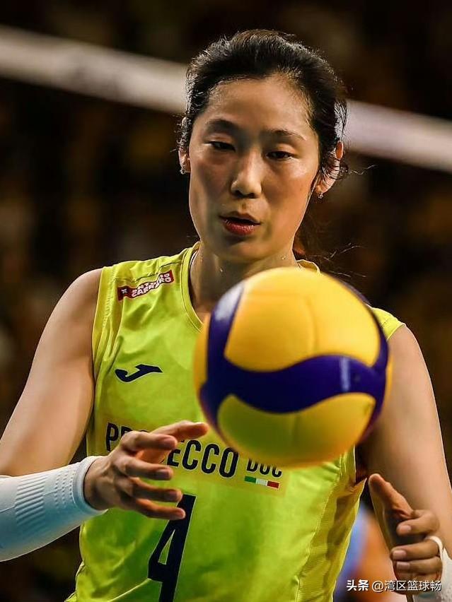 随着斯坎迪奇1:3不敌米兰，科内利亚诺锁定意甲决赛席位，对手正是米兰。这场巅峰对