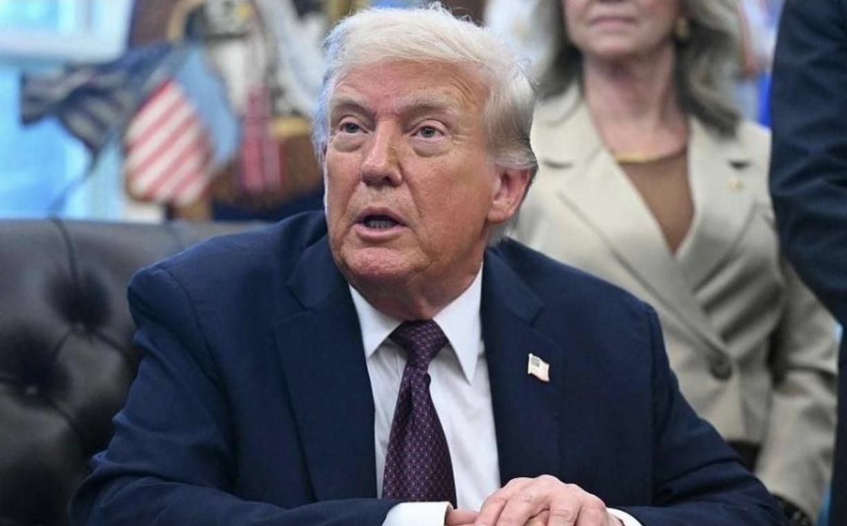 特朗普估计后悔了！他千不该万不该，不该拆了白宫东翼改宴会厅，他估计自己也没有想到