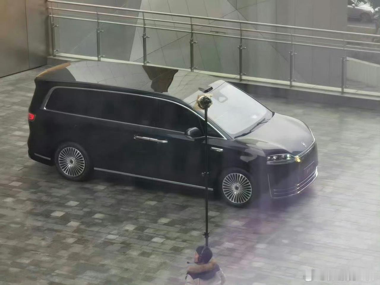 智界V9就这么亮相了？