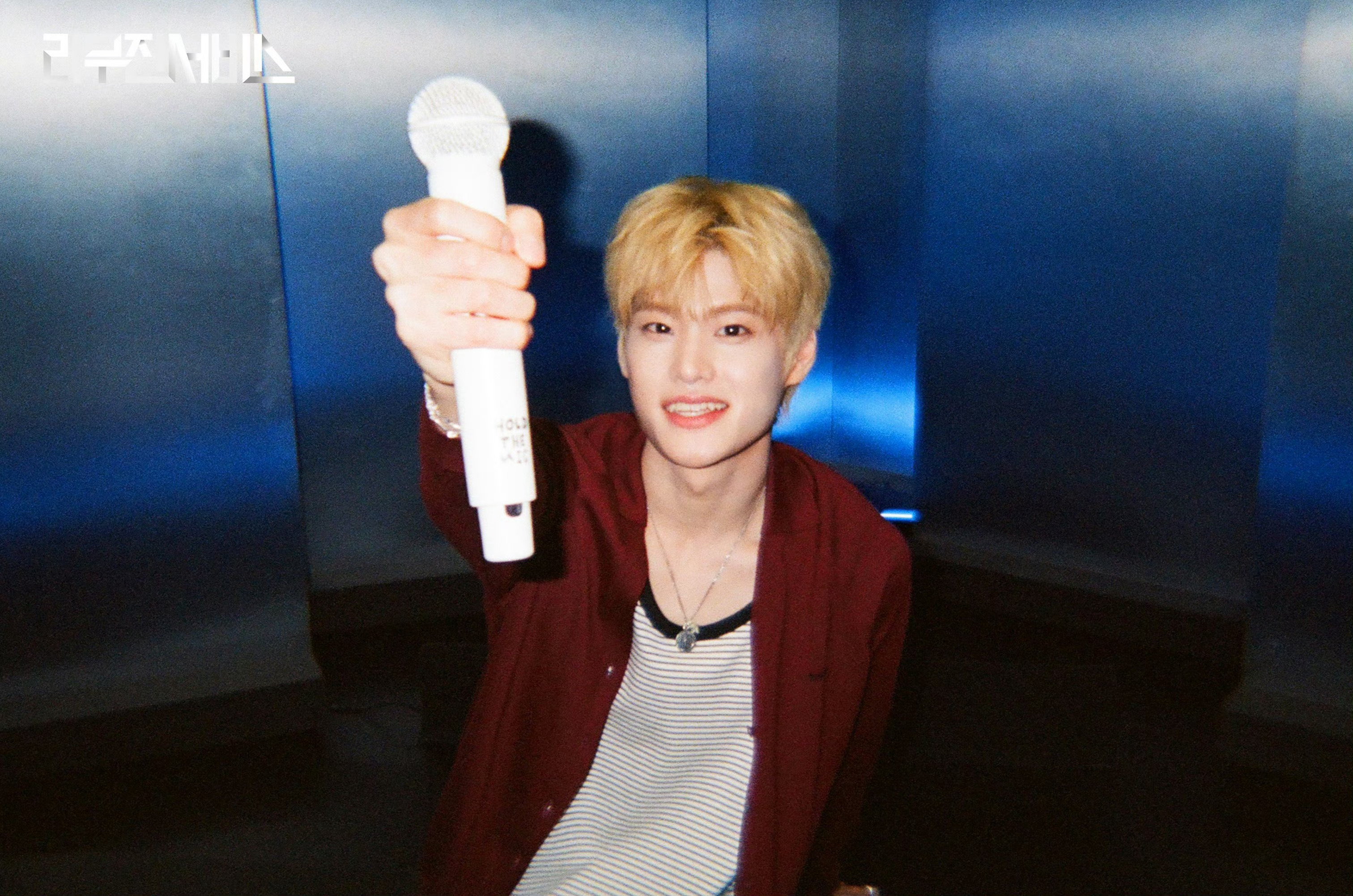 HOLD THE MIC！ 