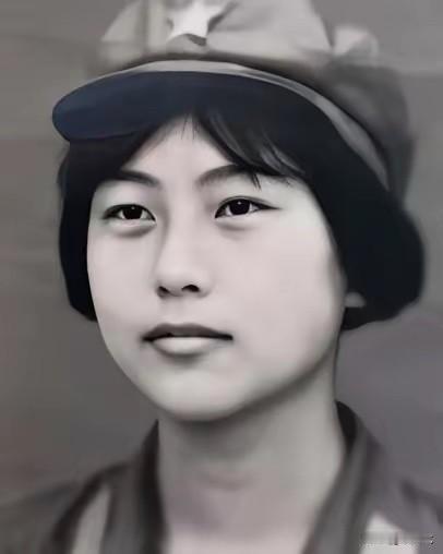 1982年，一女飞行员驾驶运输机从张家口机场起飞，当飞机爬到700米高空时，一架