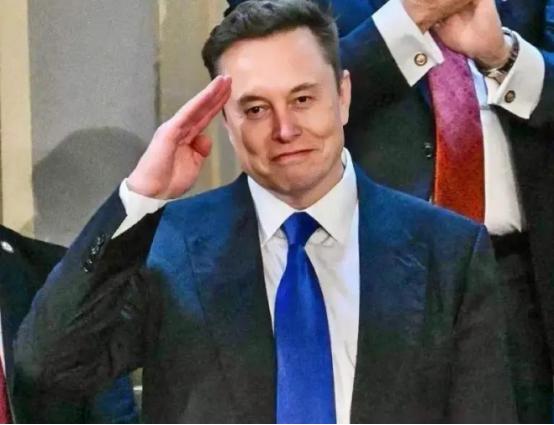 不得不说，马斯克这嘴真是开过光！就在中日关系这么紧张的节骨眼上，他居然直接给日本