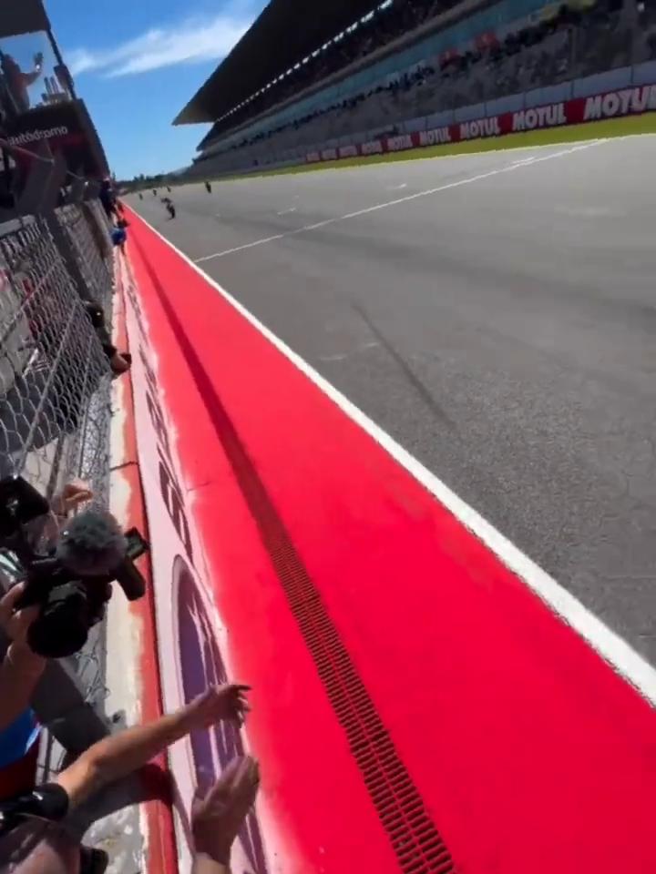 WSBK葡萄牙站SSP组别，张雪第二回合比赛继续夺冠。
WSBK葡萄牙站SSP组