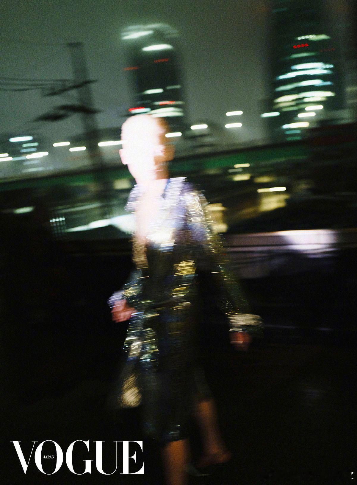 日本版 VOGUE 十月刊，Tilda Swinton 身着 CHANEL 20