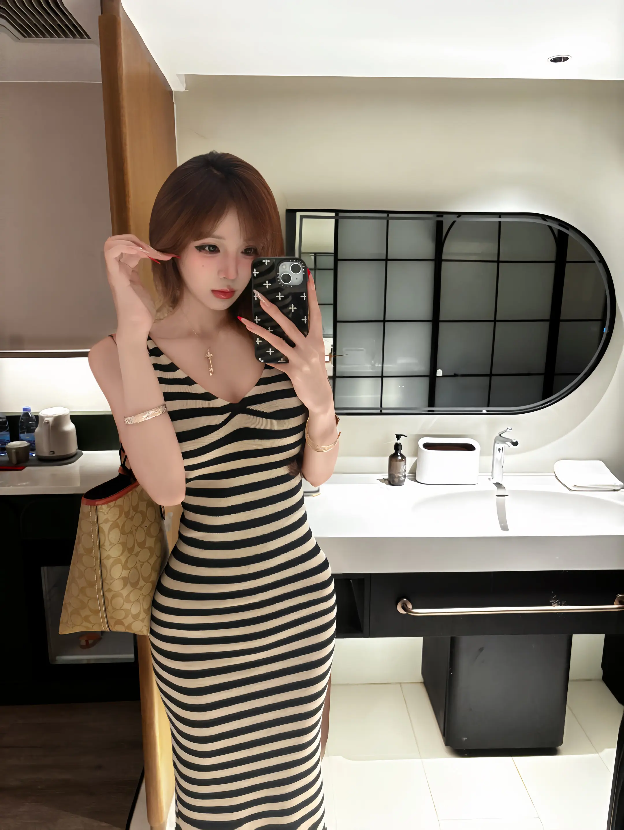 粘着我的人都好无聊 那个不理我的很有挑战性
