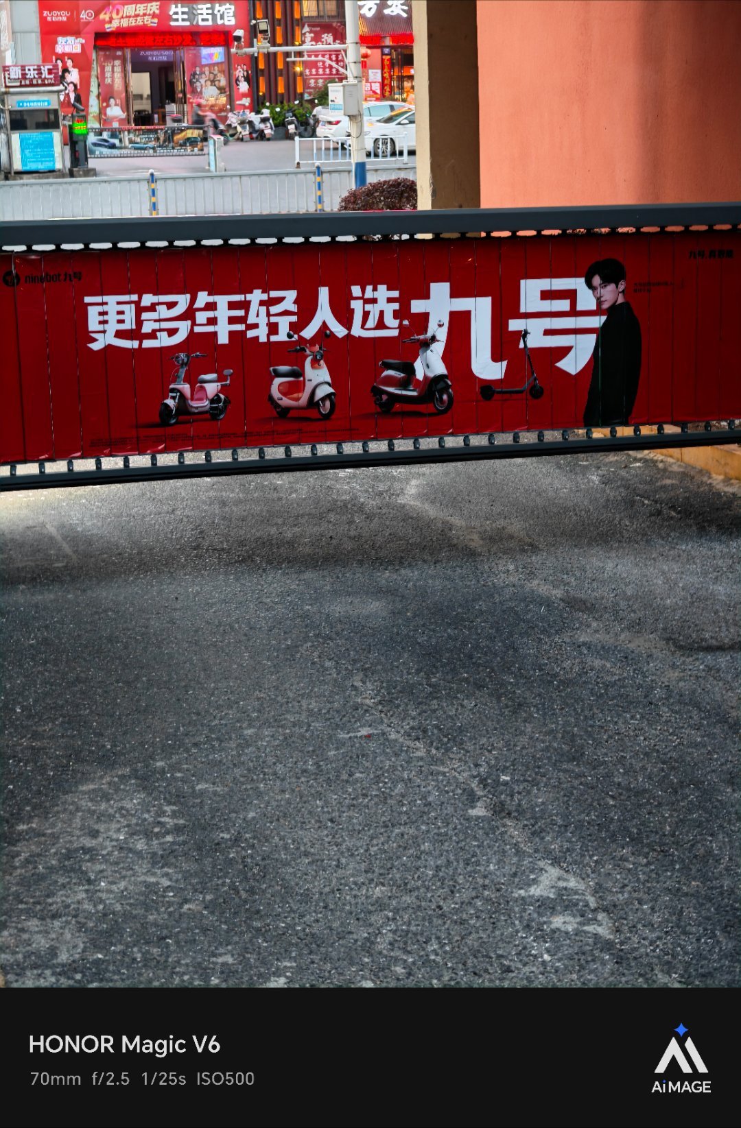 9号电动车的广告打到小区闸机上了 买9号的人多吗？ 