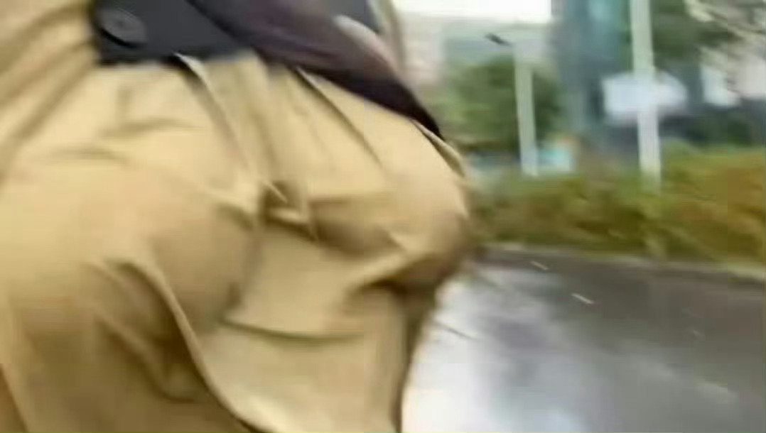 下雨天被淋成落汤鸡了 ​​​