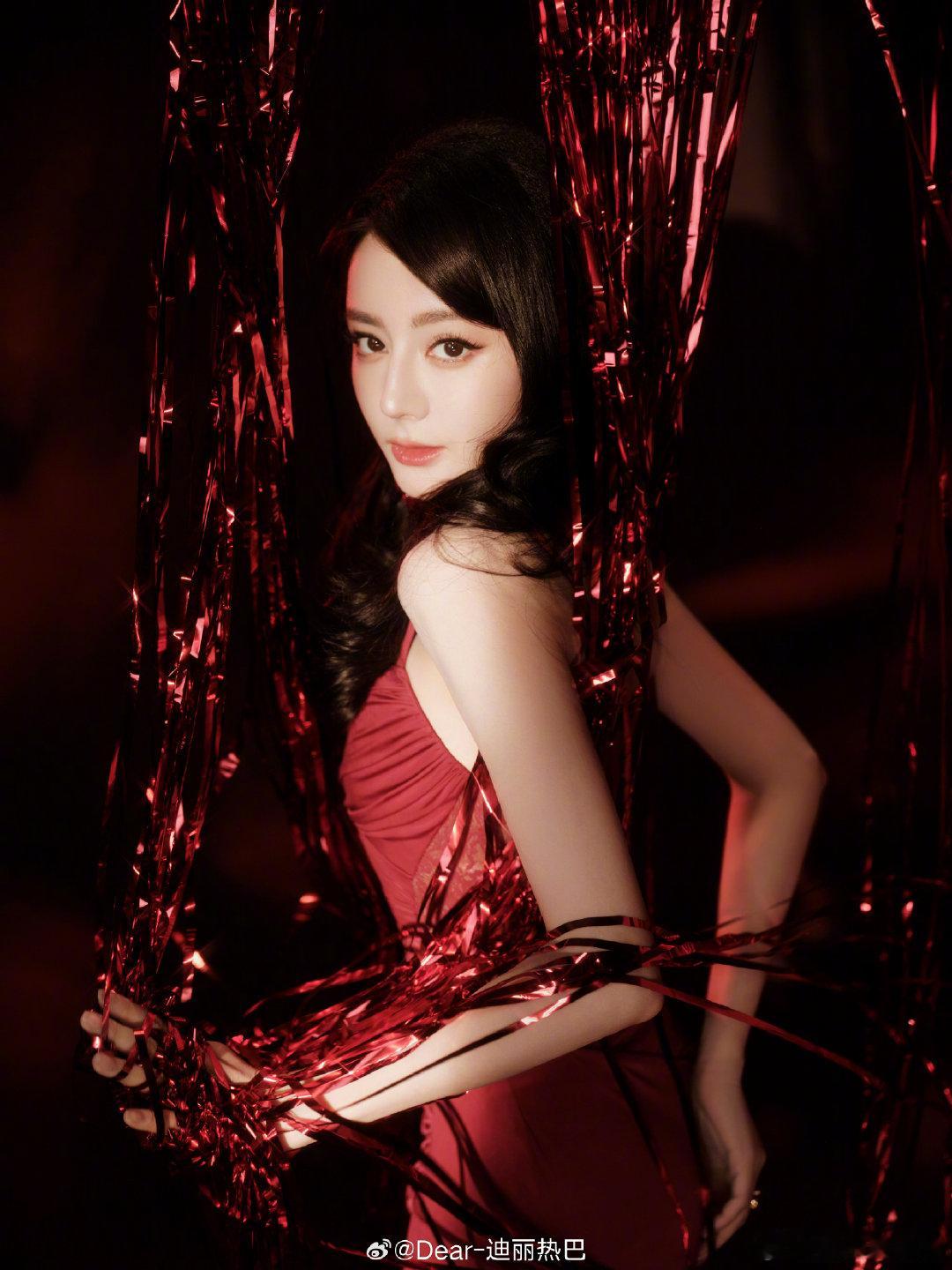 闵塔鲨回应闵塔鲨回应点赞吐槽迪丽热巴工作室微博 闵塔鲨发文回应点赞争议，称 “纯